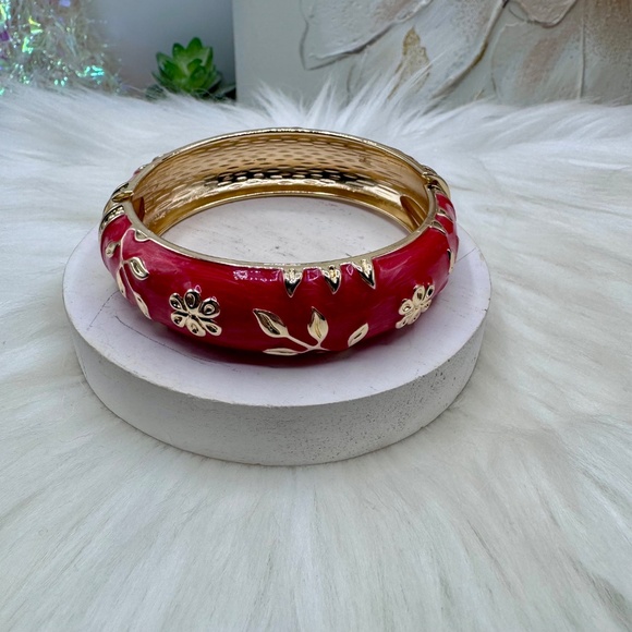 The Red and Gold Thick Enamel Floral Design Bangle Bracelet - Picture 4 of 7